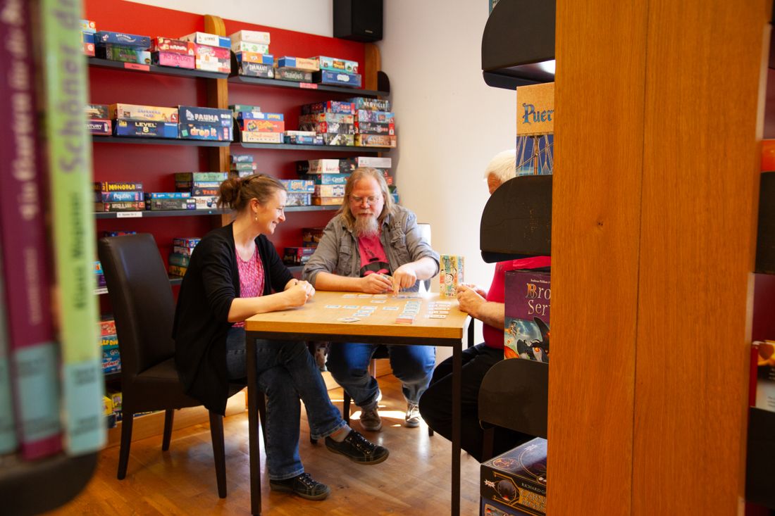Spieleabend im Spielebereich der Bücherei Grassau