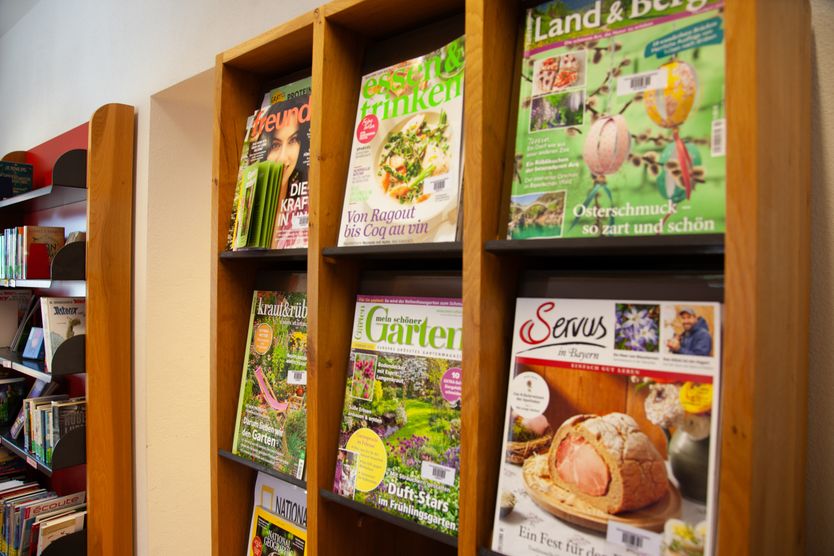 Ausschnitt vom Zeitschriftenregal